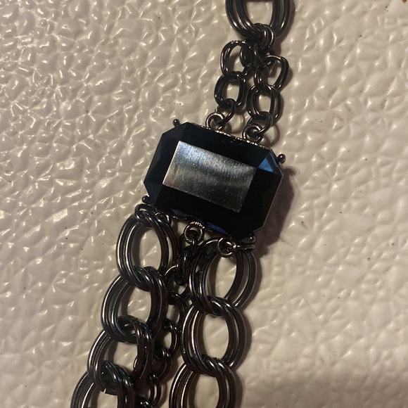 Chain fashion necklace with flower - Picture 3 of 7